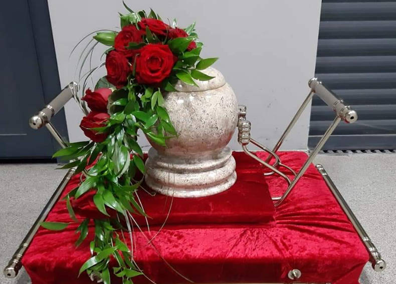 Organizacja pogrzebów urnowych w firmie Zeus